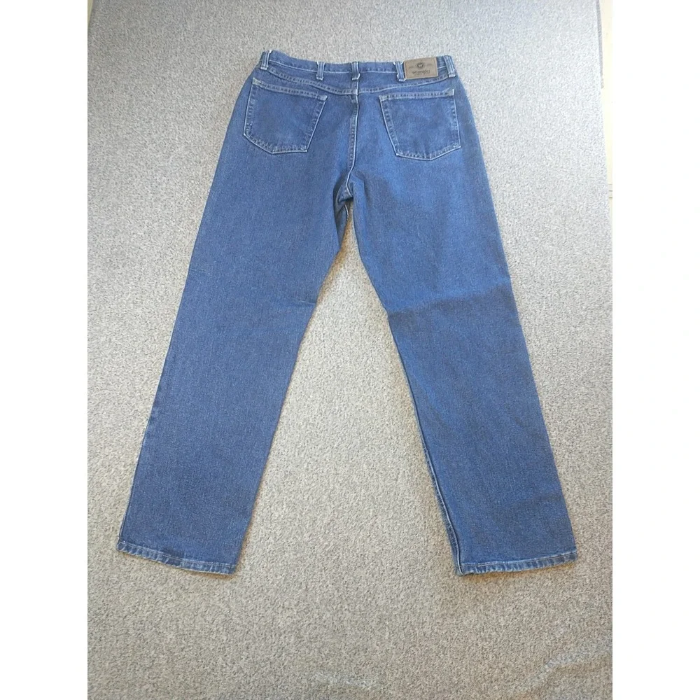 Wrangler Premium Quality Authentic Mens Straight Leg Blue Jean 34x32 Medium Wash